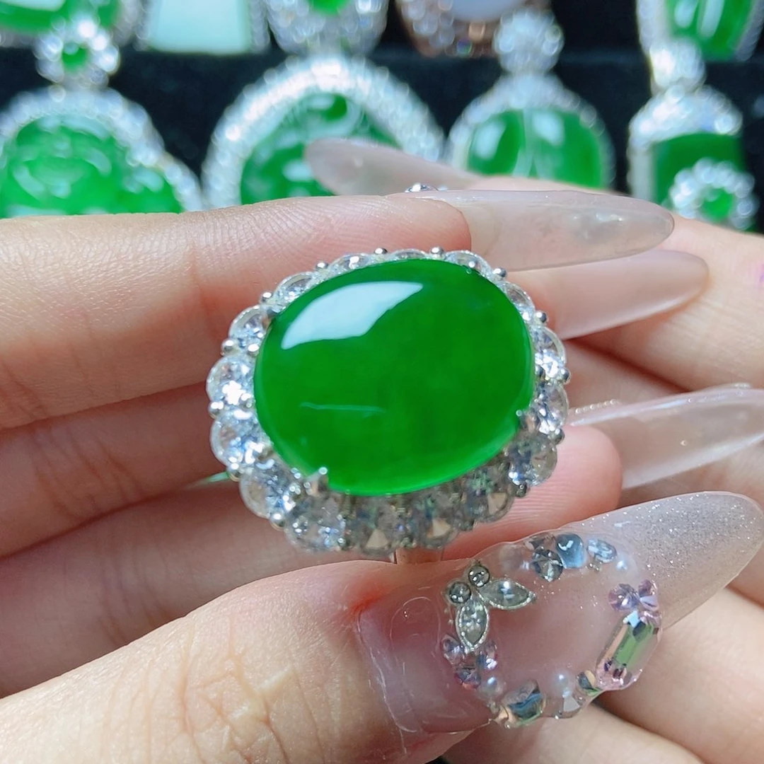 颈饰银S925镶嵌翡翠伊*