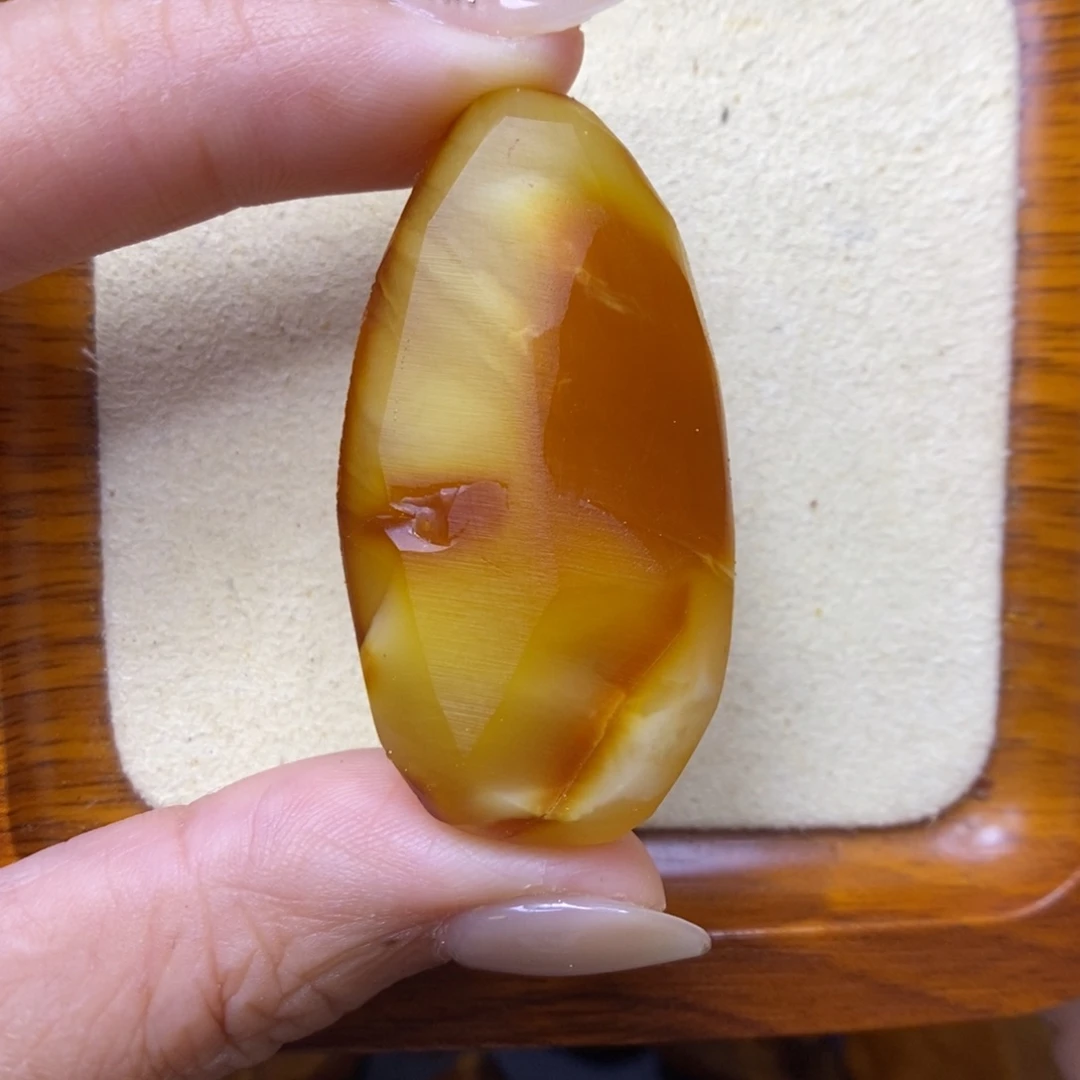 蜜蜡未镶嵌珠宝奇石?****?磨