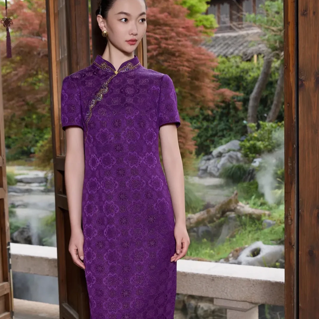 170353朱紫褕正紫色醋酸提花面料喜婆婆喜妈妈婚宴旗袍订婚宴旗袍