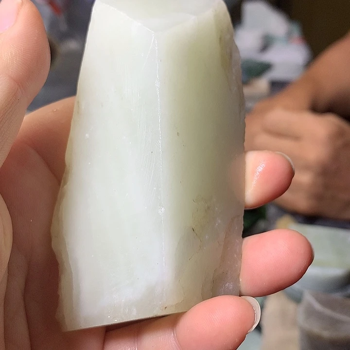 颈饰未镶嵌和田玉（糖玉）