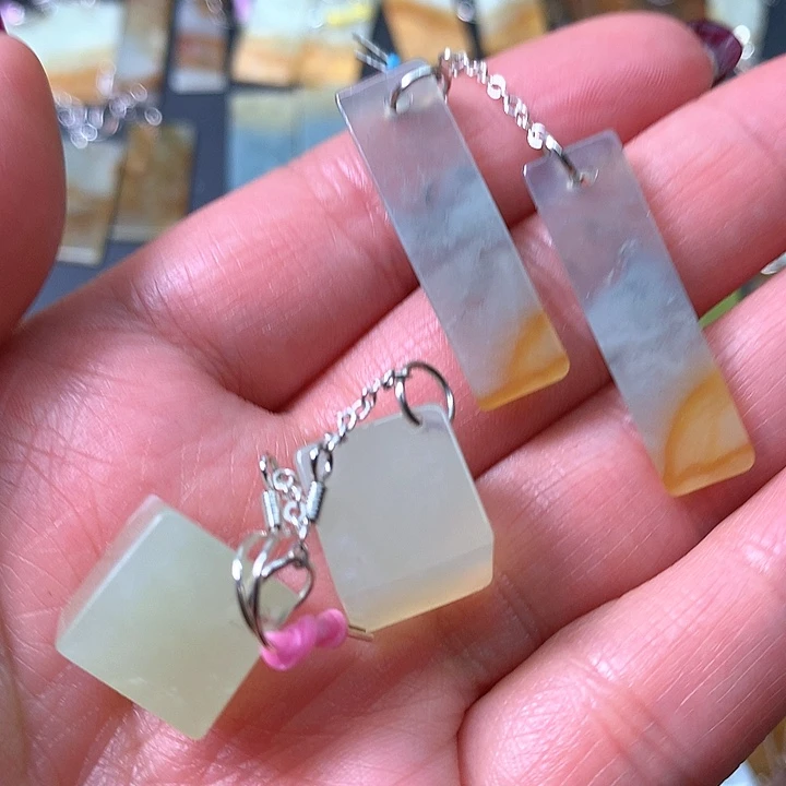 蛇纹石玉颈饰未镶嵌歪*