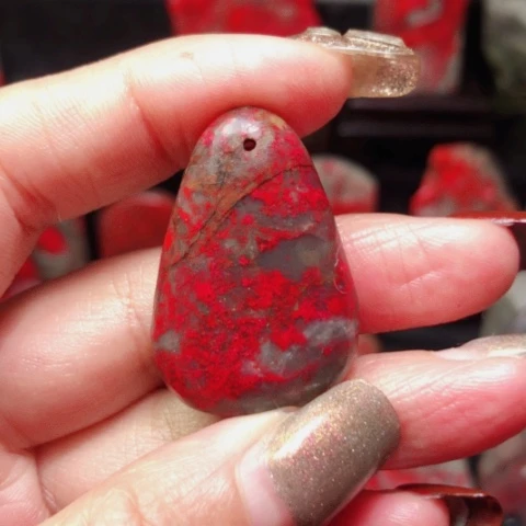 昌化鸡血石昌化鸡血石挂件