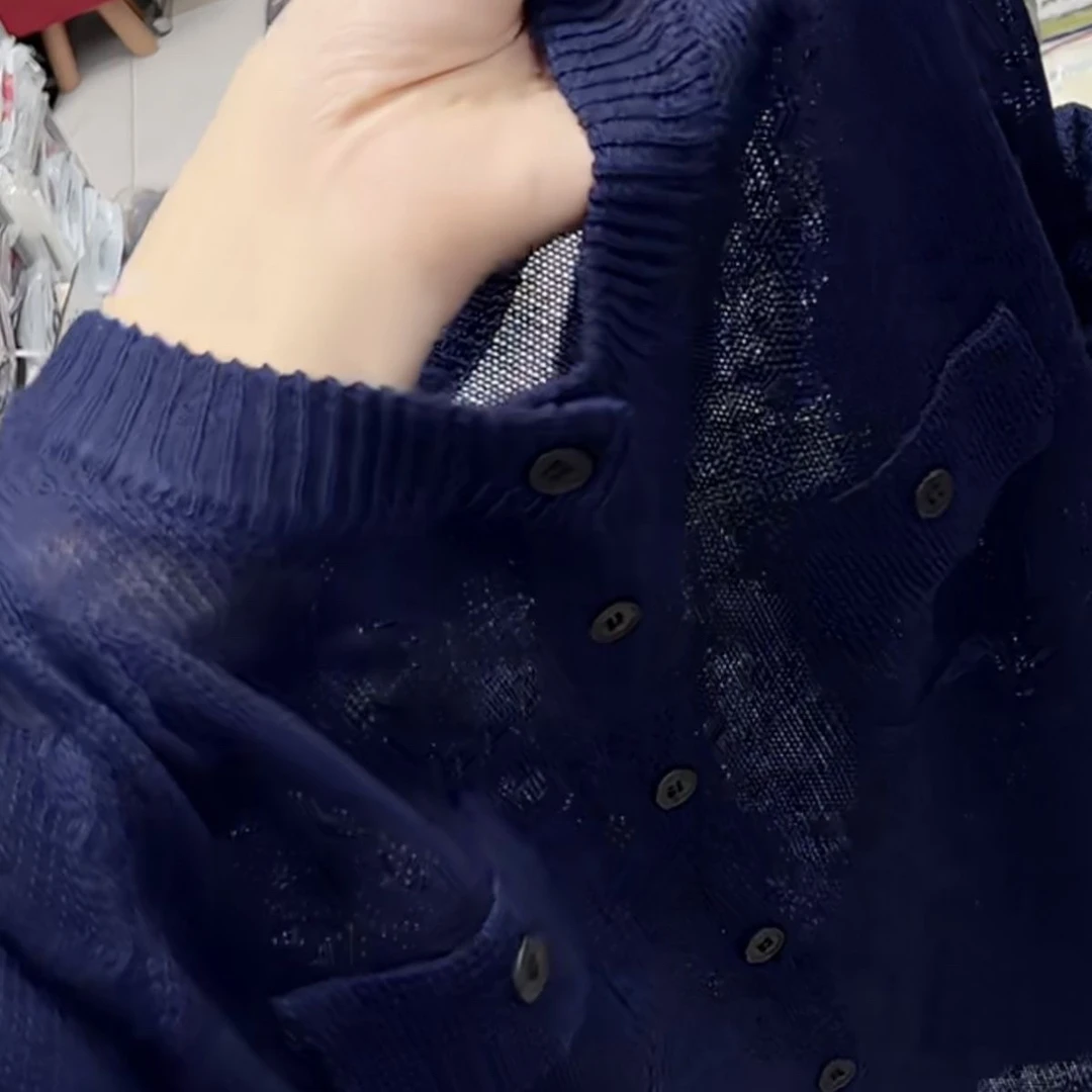 时尚显白洋气长袖镂空宽松新款小衫轻薄女装