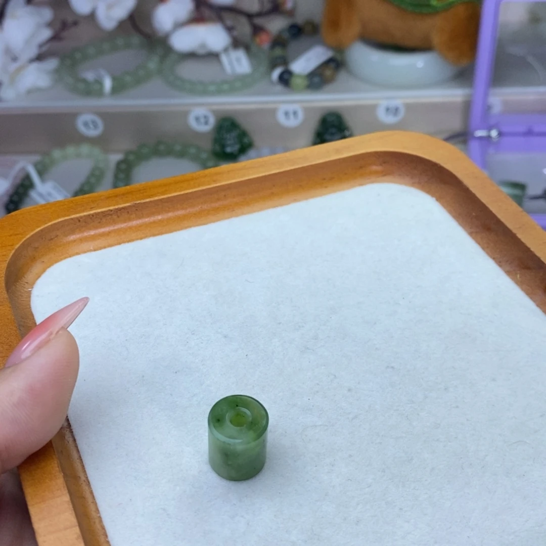 星***语颈饰未镶嵌和田玉