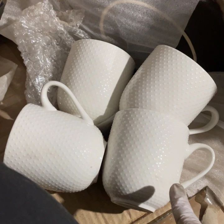 摆件陶瓷盘子碗砂锅都有