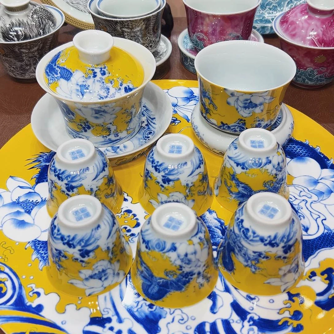 摆件景德镇陶瓷艺术展演厅及艺术展区均