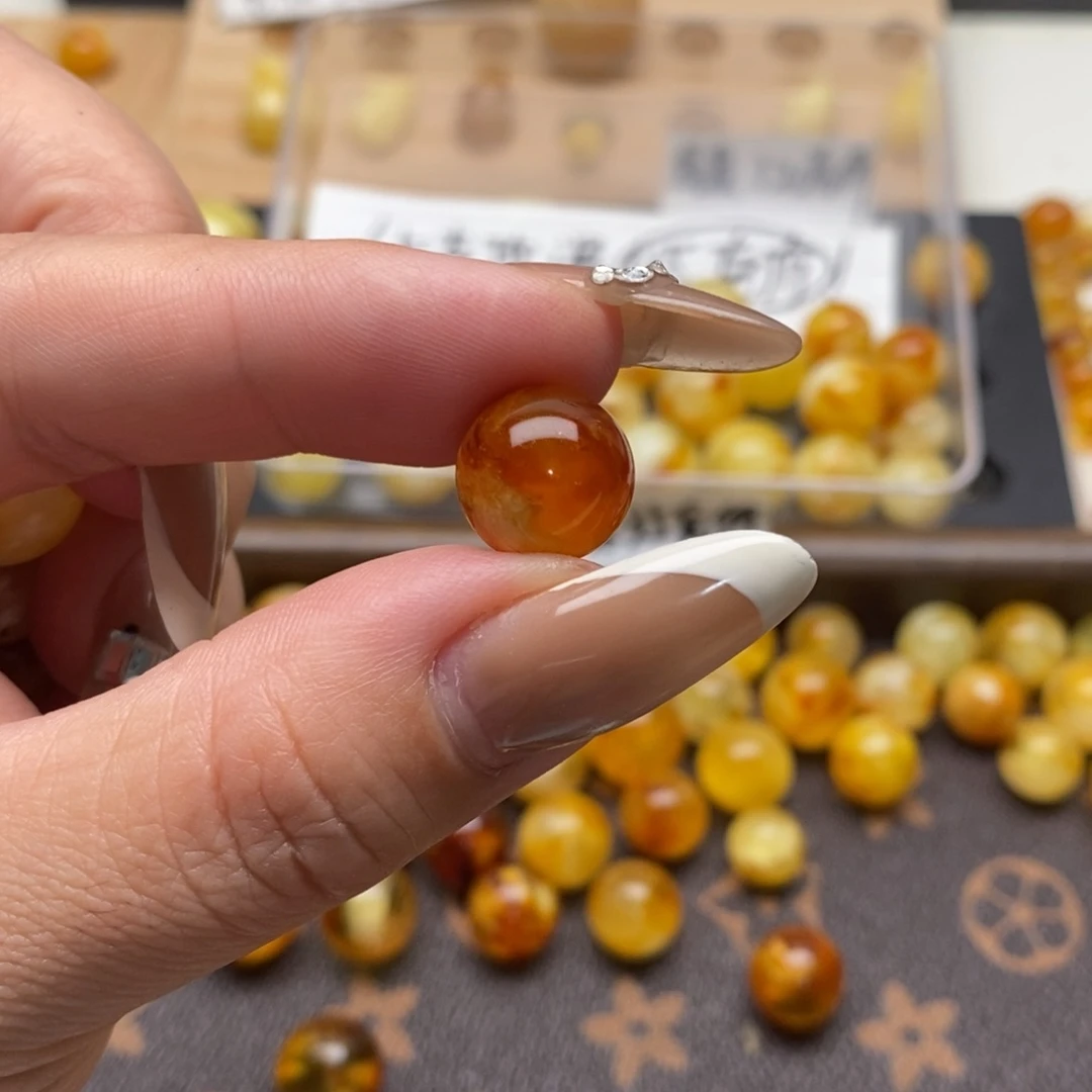 茜***.琥珀未镶嵌珠宝奇石蜜蜡