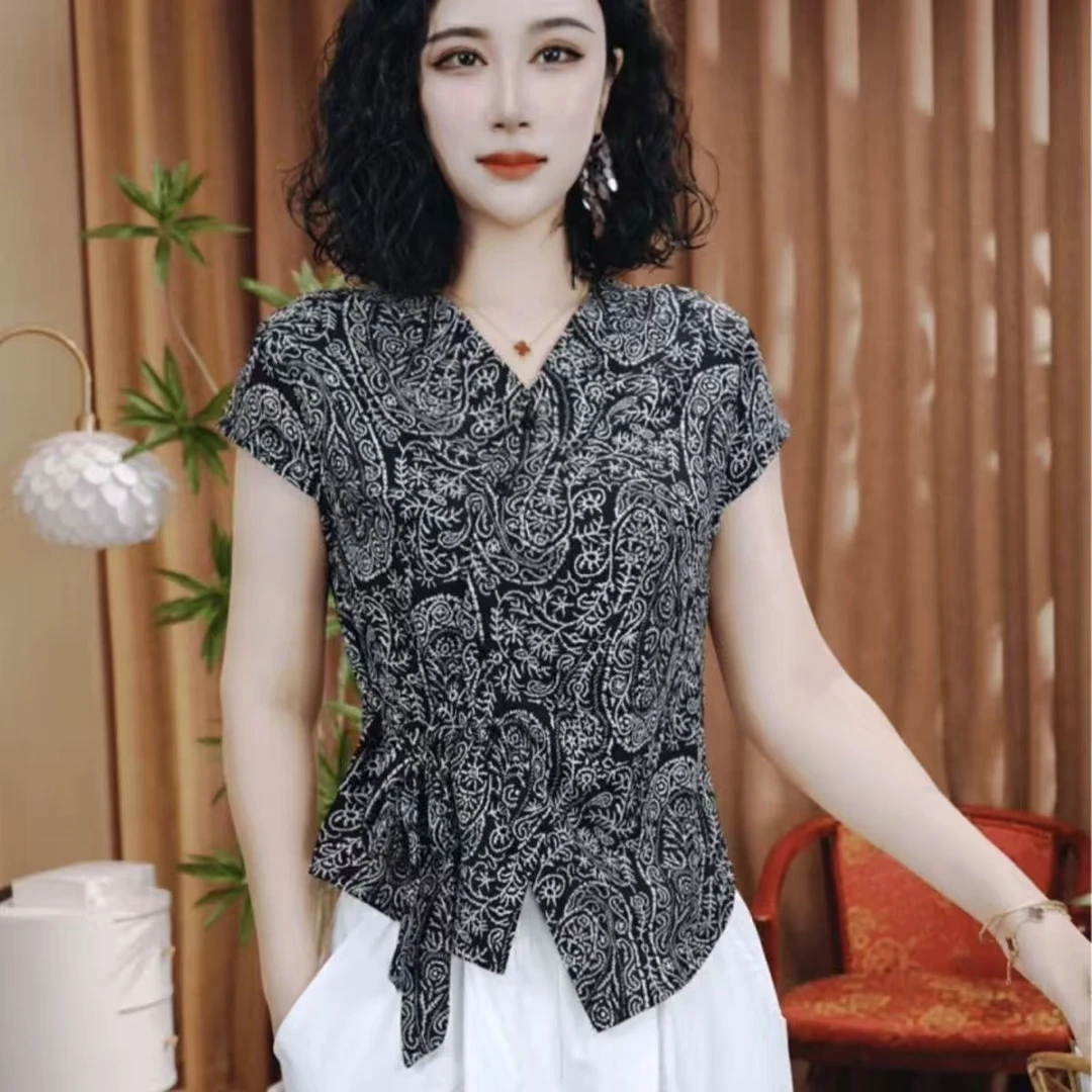 现货现发气质百搭V领显瘦夏季短袖碎花洋气扣上衣小衫