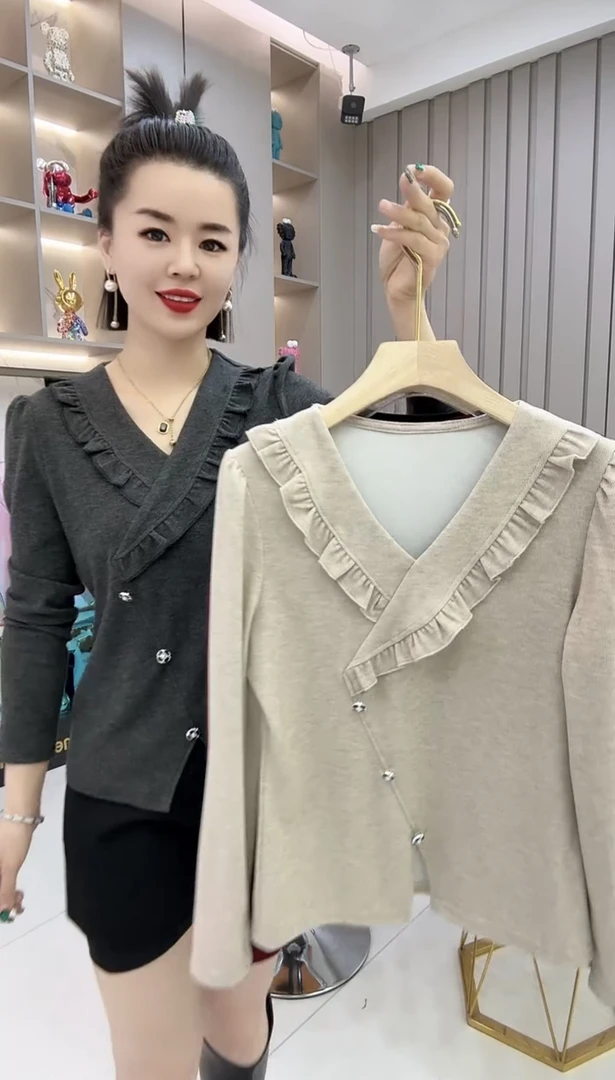 2025春季新款设计感v领木耳边长袖打底衫时尚洋气质遮肉百搭上衣