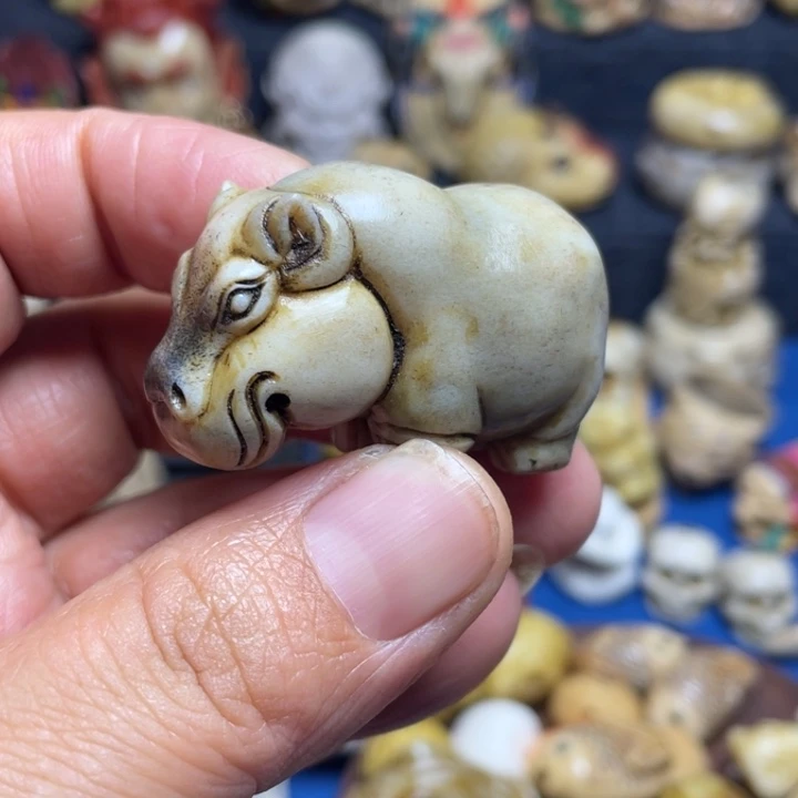 木石***r鹿角雕刻河马一个