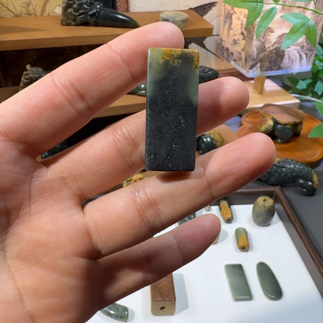 岫岩河磨玉（透闪石质玉）未镶嵌颈饰