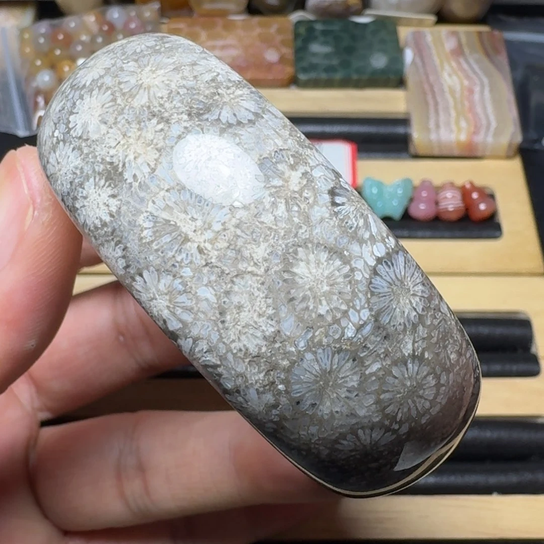 硅化玉纯天然色有机玉石未镶嵌52圈口