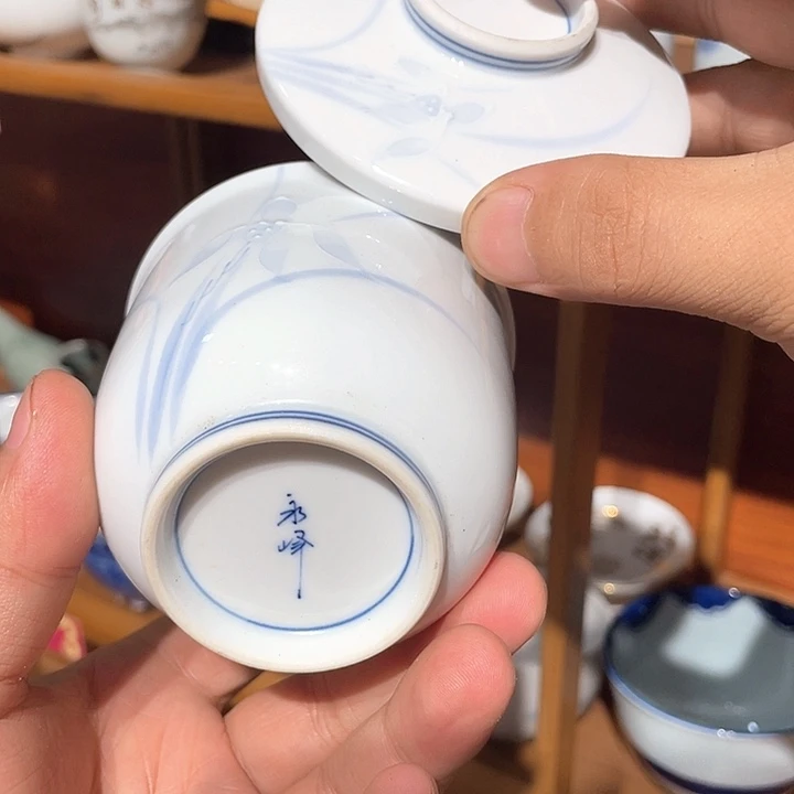 紫砂120全新平安永峰作浮雕手绘兰花主人盖杯