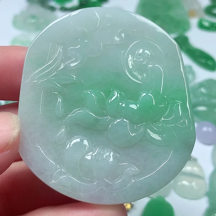 翡翠未镶嵌颈饰悟道牌子