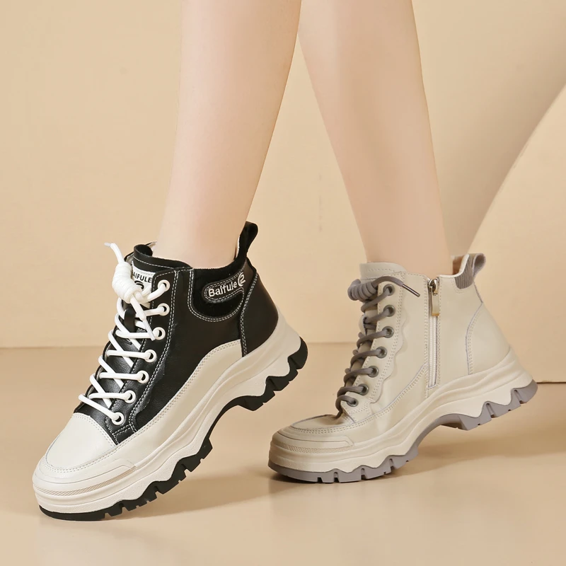 短靴女款马丁靴真皮软底女士2025年新款靴子白色休闲妈妈女鞋秋冬