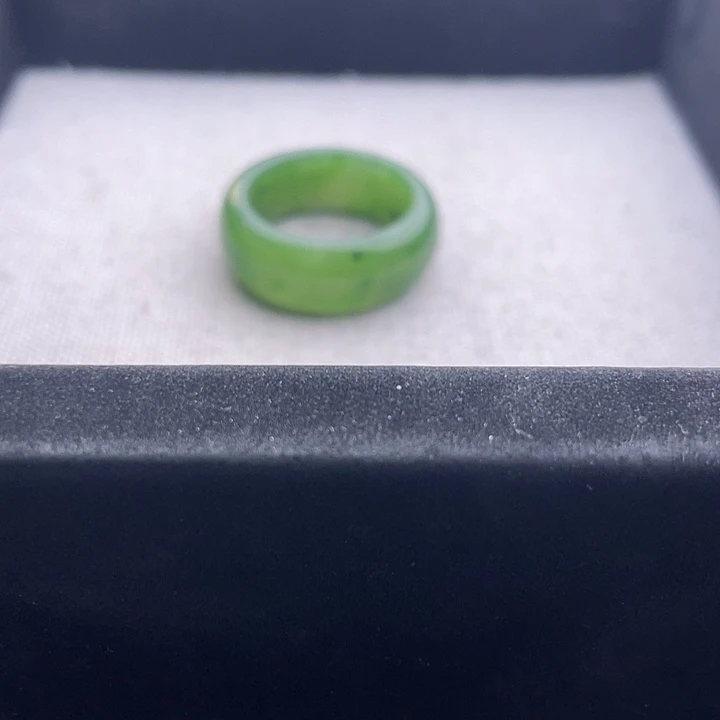 光***耀和田玉未镶嵌戒指碧玉宽胎，内径19.2mm