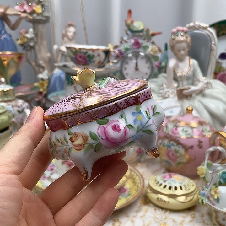 杯碟陶瓷摆件陶瓷