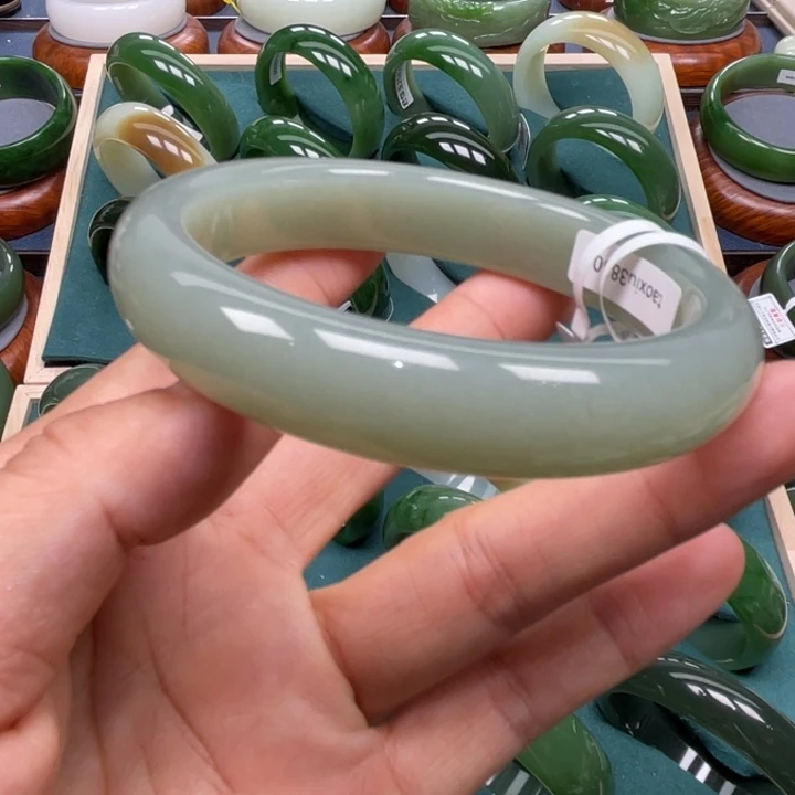 和田玉手镯未镶嵌张*丁