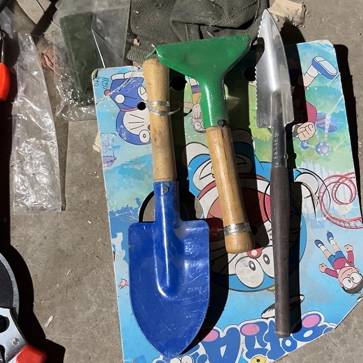 欧***阳蓝铲绿耙白尖铲有瑕疵可正常使用