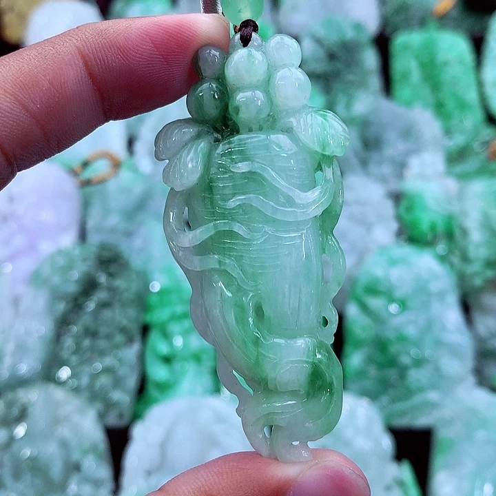 吊坠(不含链)未镶嵌翡翠