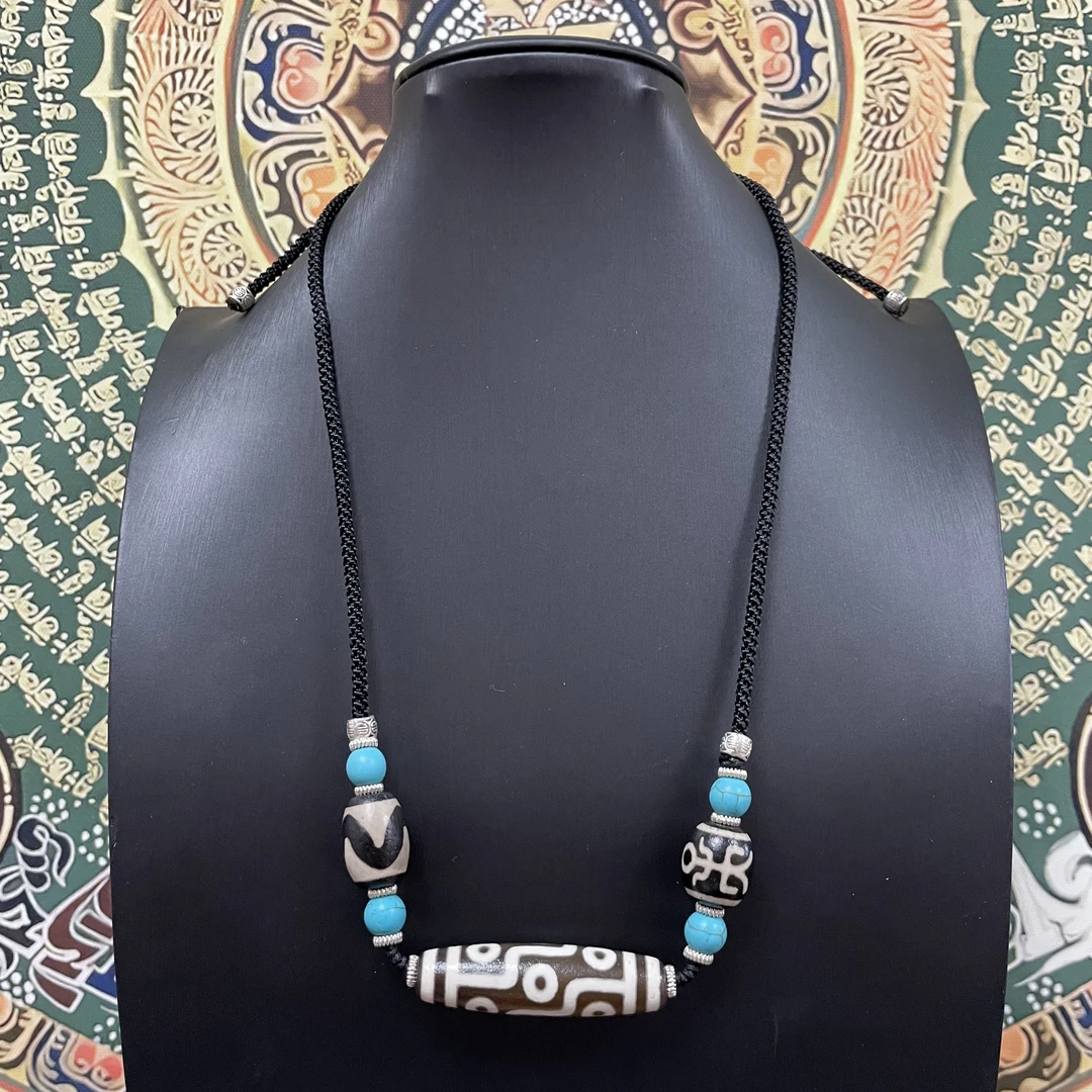 【贰】九眼玛瑙项链虎牙贵人