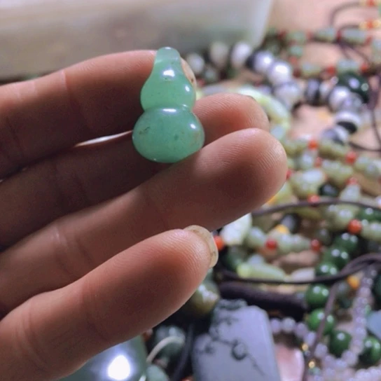 和田玉（糖玉）葫芦未镶嵌