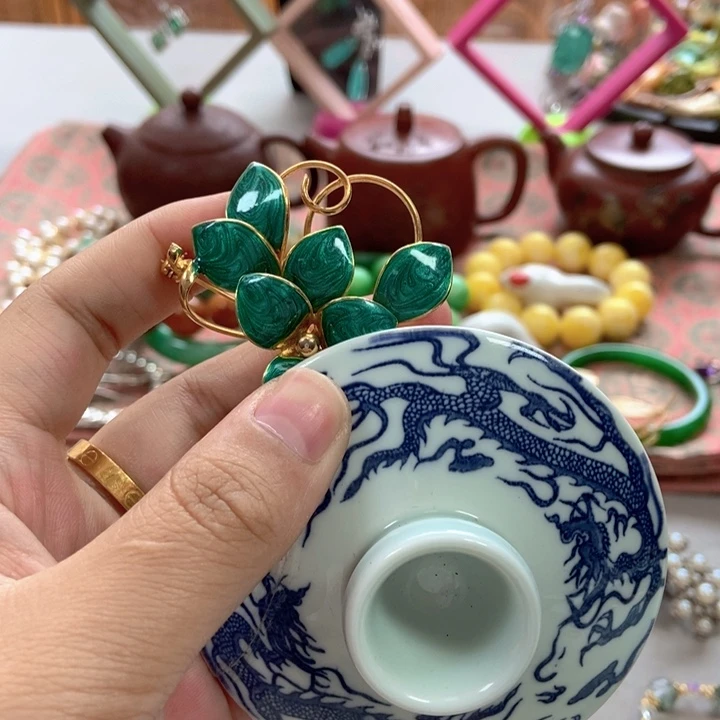 瓷片哈哈哈哈给哈哈哈哈哈哈