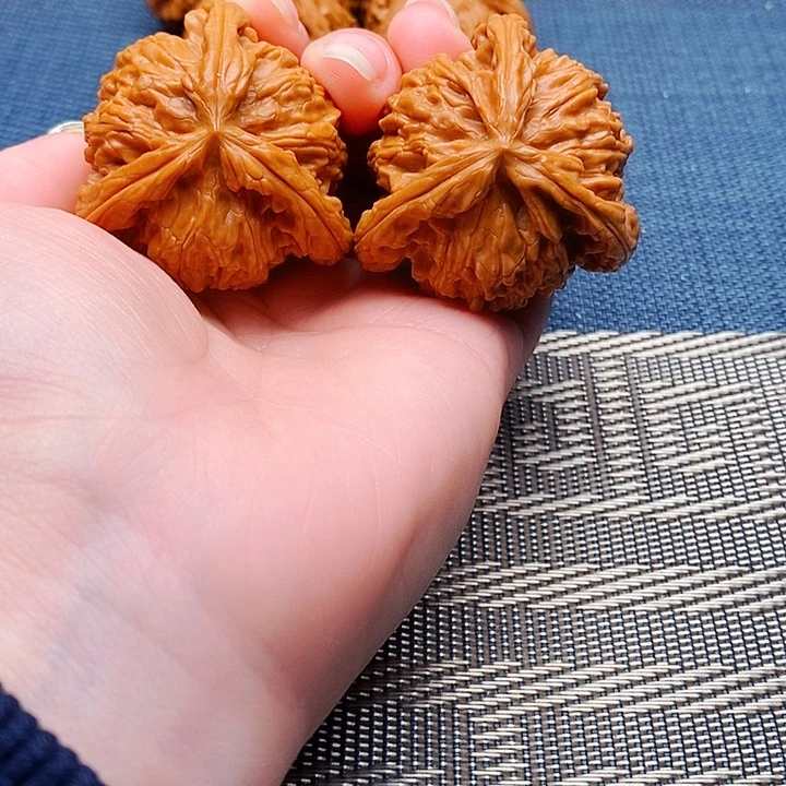 κ***ｇ文玩核桃吊坠三棱