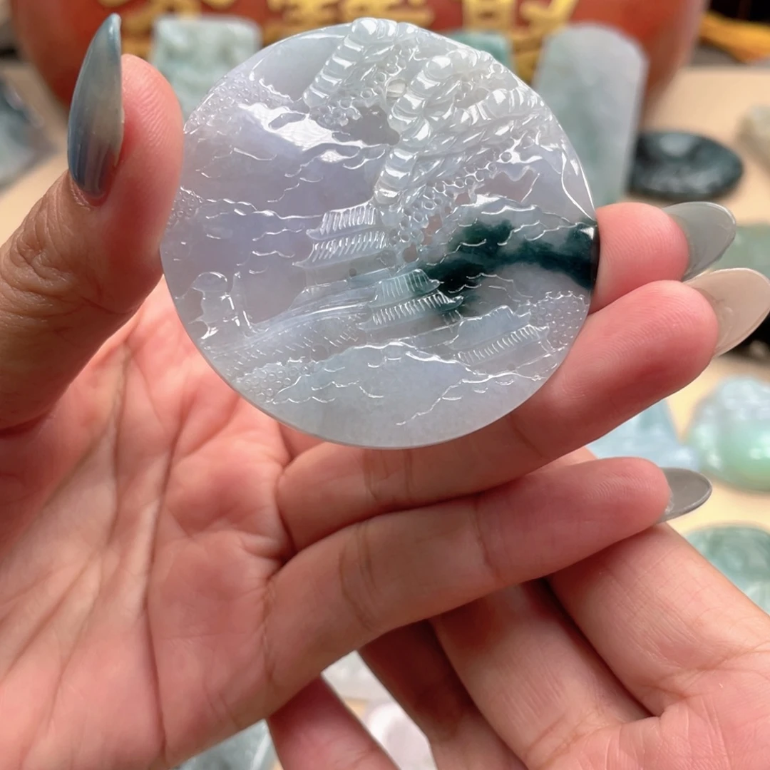 翡翠未镶嵌颈饰山水