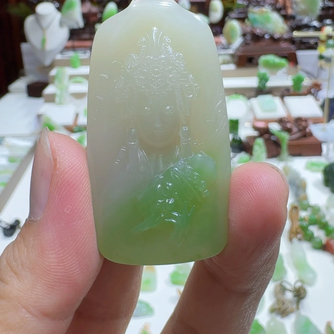 未镶嵌和田玉（翠青玉）挂件和田玉青海翠青扎基拉姆女财神
