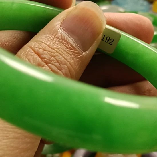 上***儿翡翠未镶嵌挂件翡翠