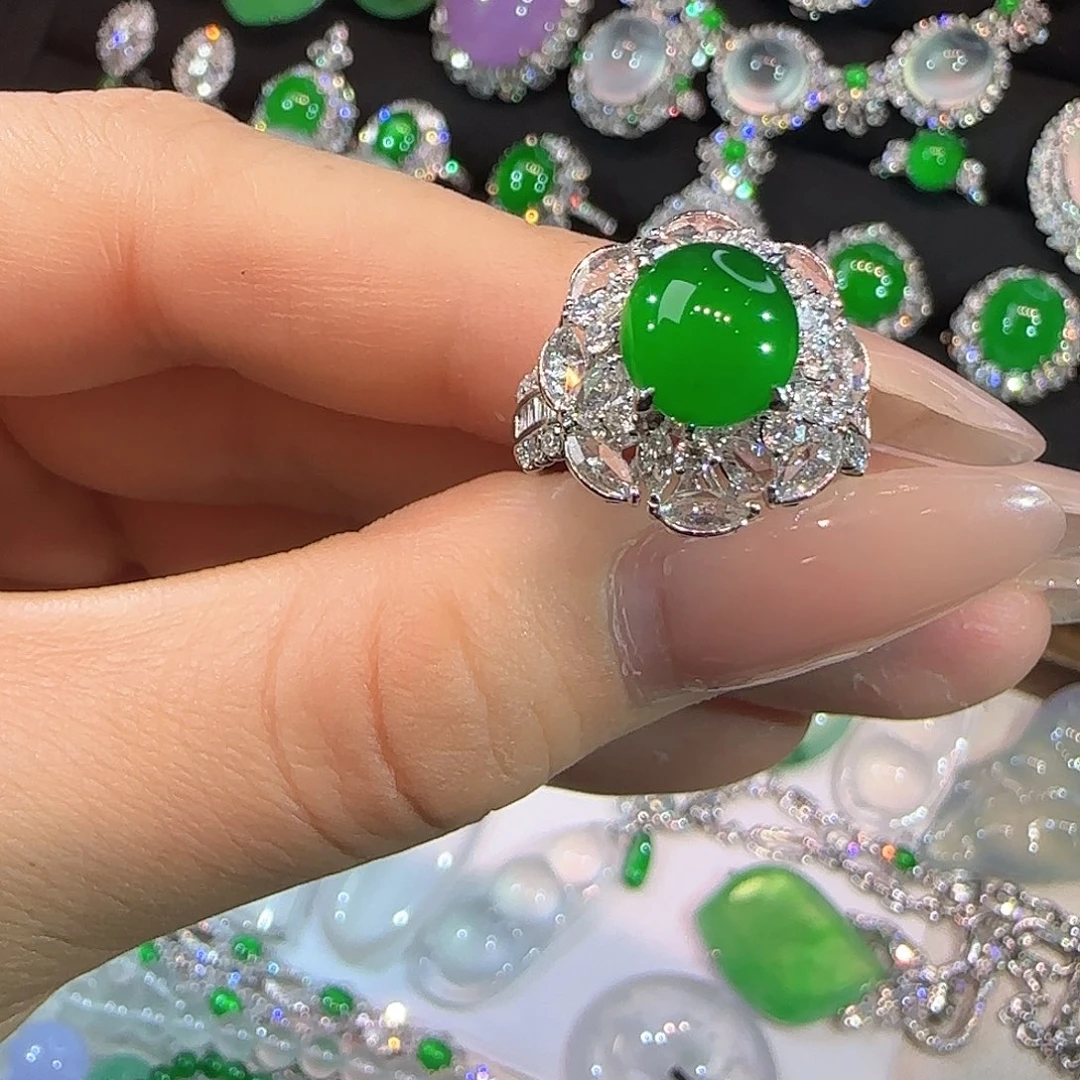 翡翠18K金镶嵌戒指