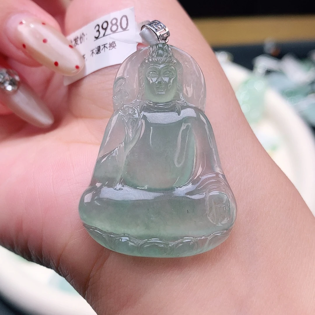 颈饰18K金镶嵌翡翠观音