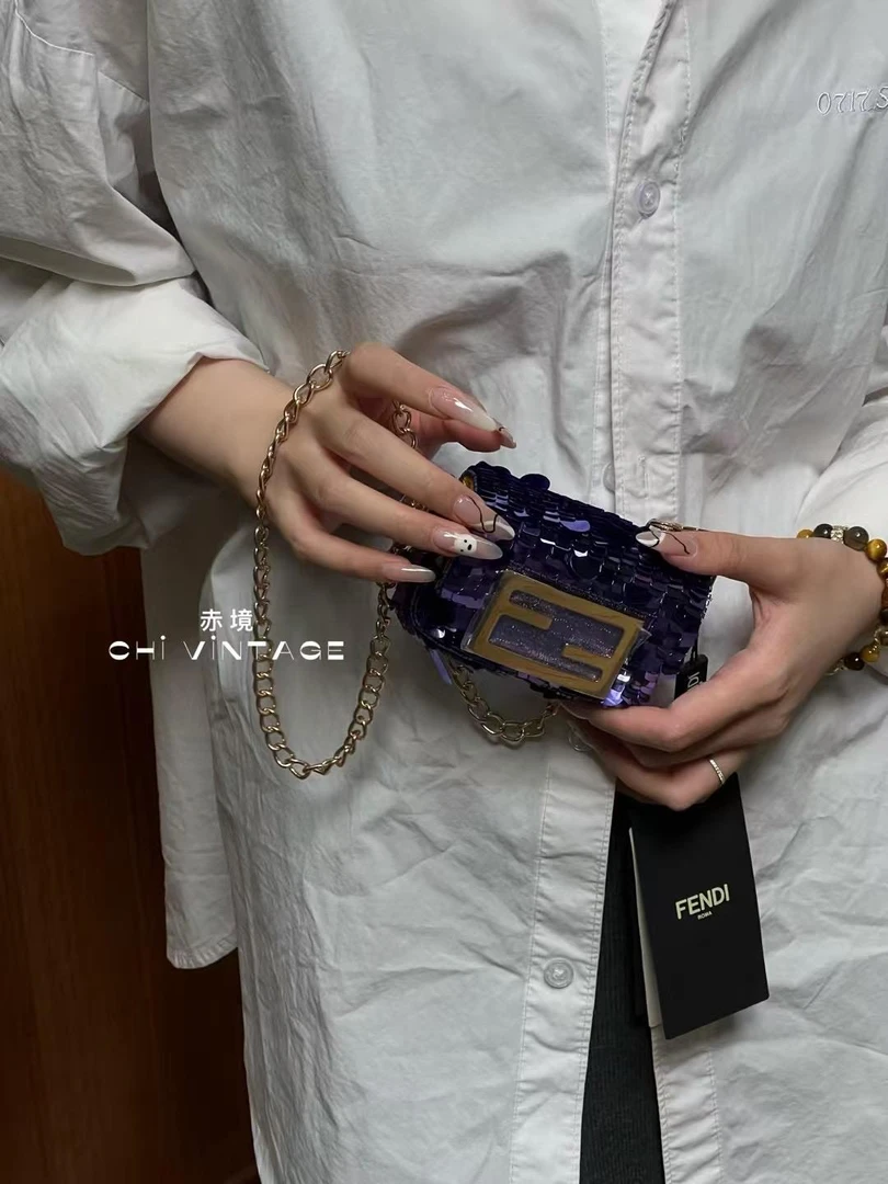 95新 FENDI/芬迪 8938 紫色亮片吊坠包mini