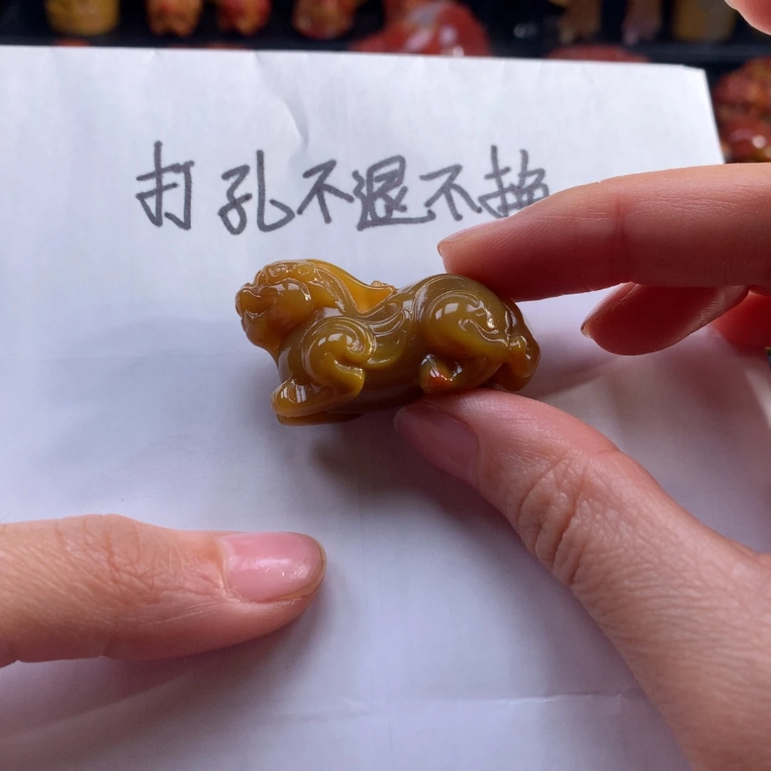 玛瑙/玉髓颈饰未镶嵌?**侯