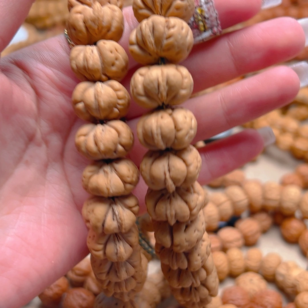 妲***带文玩核桃手串蟠桃