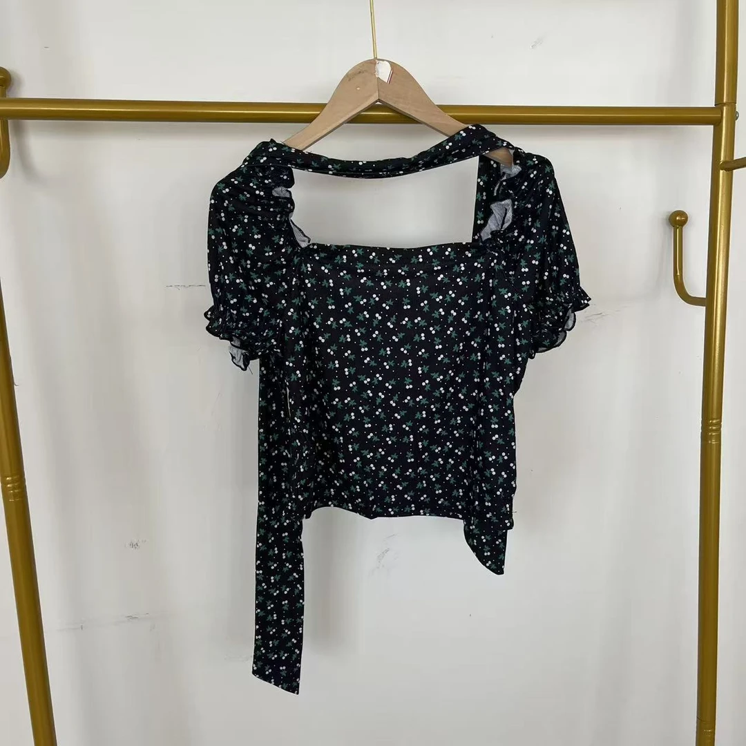 C16-14-456款   黑绿碎花法式泡泡袖上衣