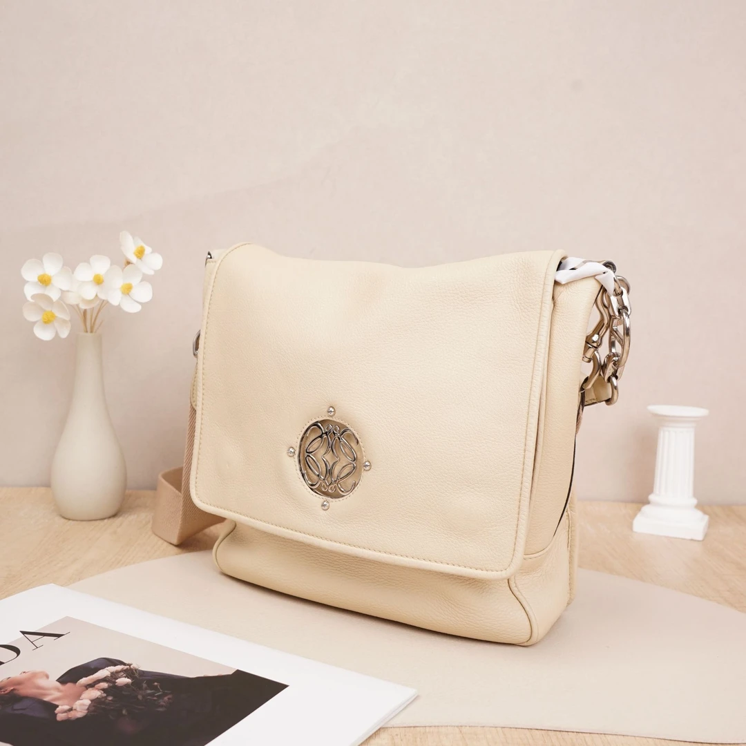 95新 LOEWE/罗意威 罗意威中古邮差包牛皮/肩带/尘袋DS200354