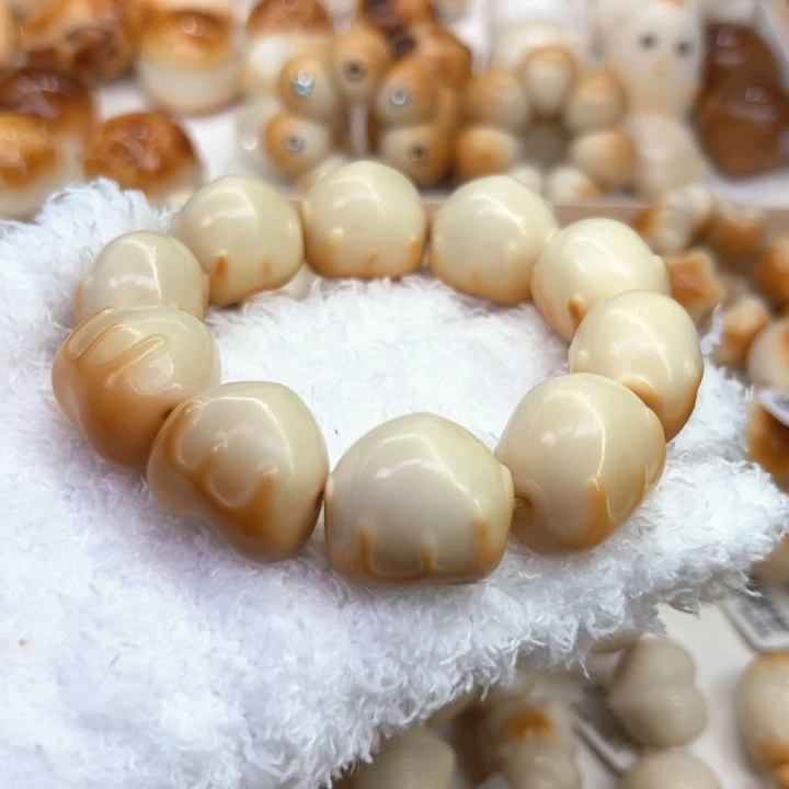 白玉菩提把件76 象牙果原果雕刻炭烧流心巧克力