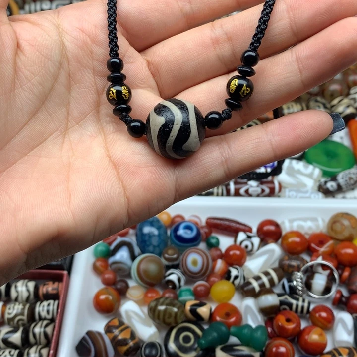 玛瑙/玉髓未镶嵌吊坠(赠链)