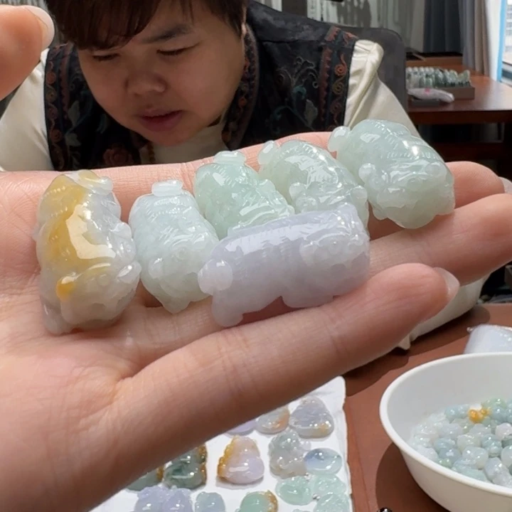 未镶嵌挂件翡翠福利1个，不包邮，拍一单邮费发货