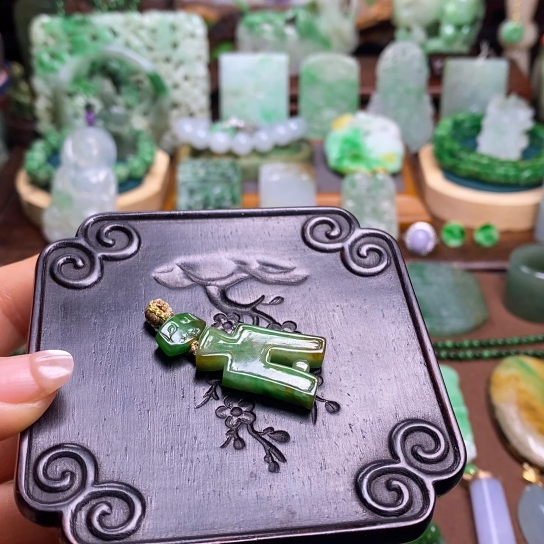 生***色翡翠未镶嵌挂件1111111111