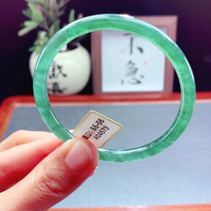 翡翠未镶嵌手镯圆镯