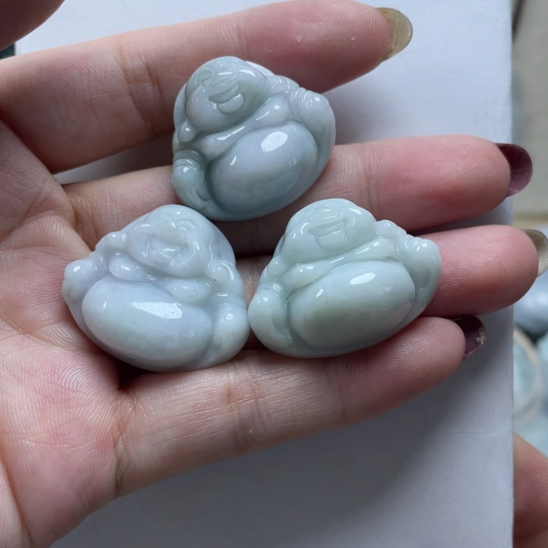 翡翠颈饰未镶嵌佛公