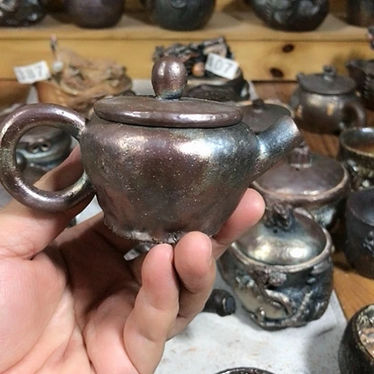 瓷片微瑕的小茶壶容量70c c