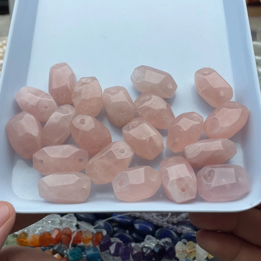 玛瑙/玉髓合金珠宝半成品四个装粉水切面猪鼻孔15*28mm