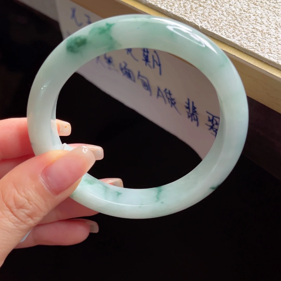 未镶嵌手镯翡翠手镯