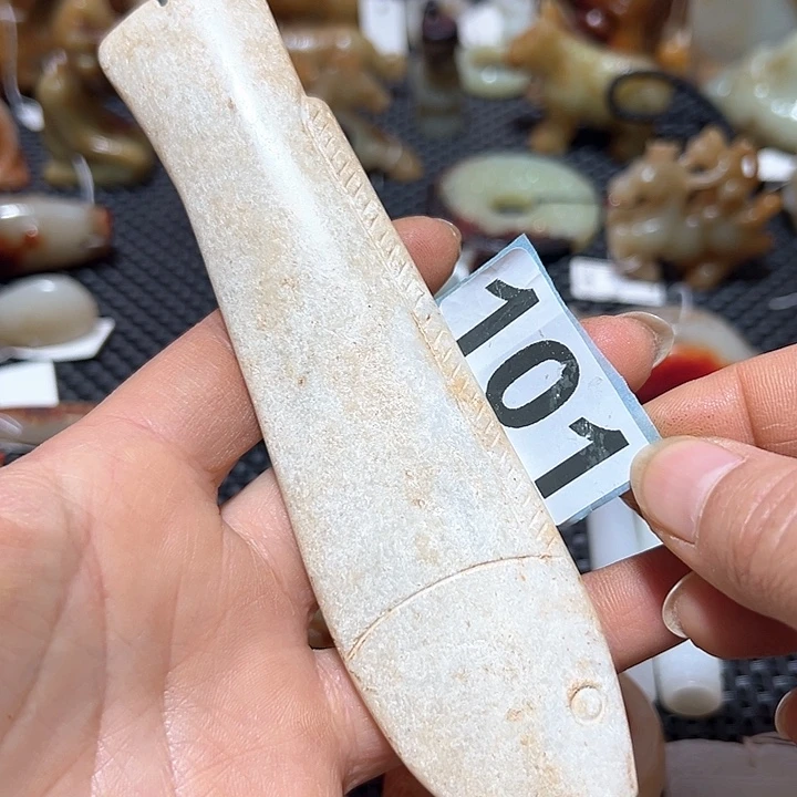 和田玉颈饰未镶嵌