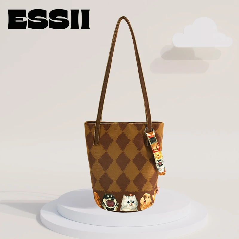 完美款款复古胶卷新款2024联名秋冬时尚女士单肩斜挎加长水桶布包