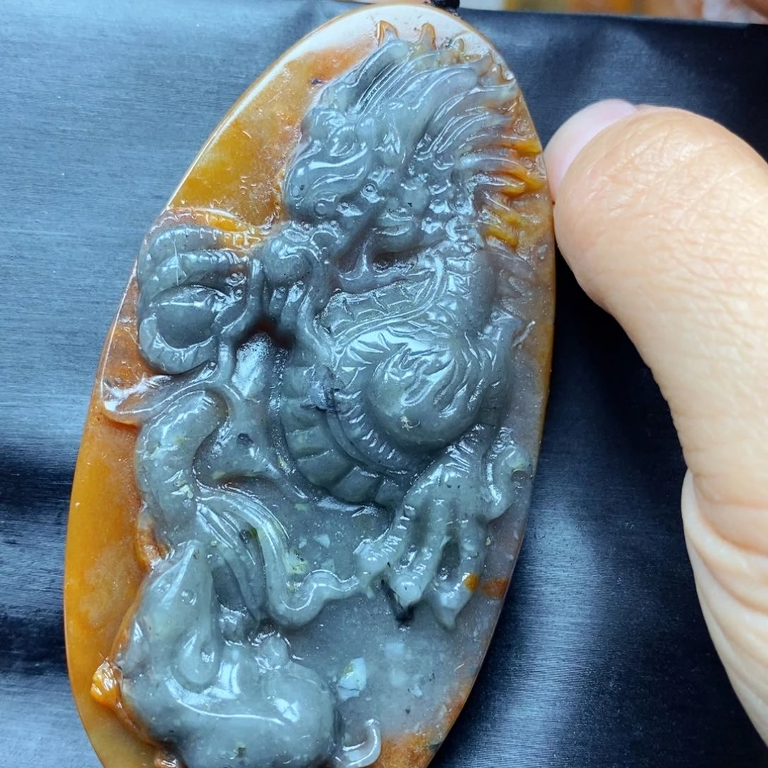 石英质玉（黄龙玉）颈饰未镶嵌